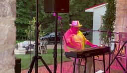 A great evening of music at Hamlet Vineyards, with NOLA artist John Gros, on a Wed night!